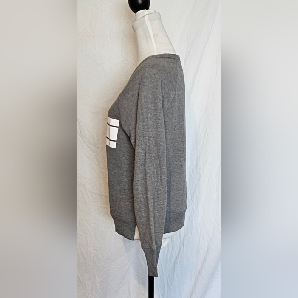 *EUC* Tommy Hilfiger Gray Logo Sweatshirt - Picture 5 of 16